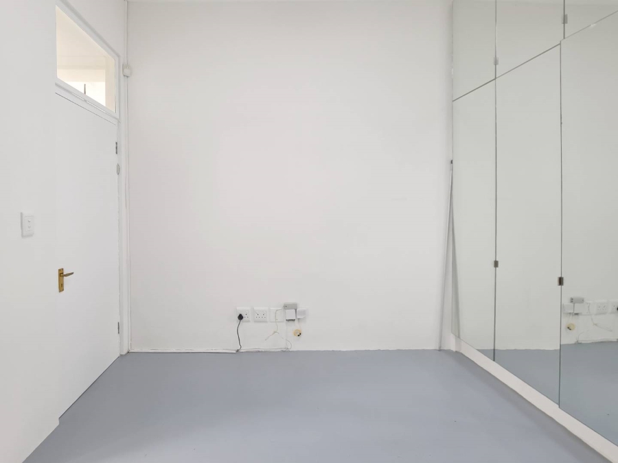 2 Bedroom Property for Sale in Gardens Western Cape